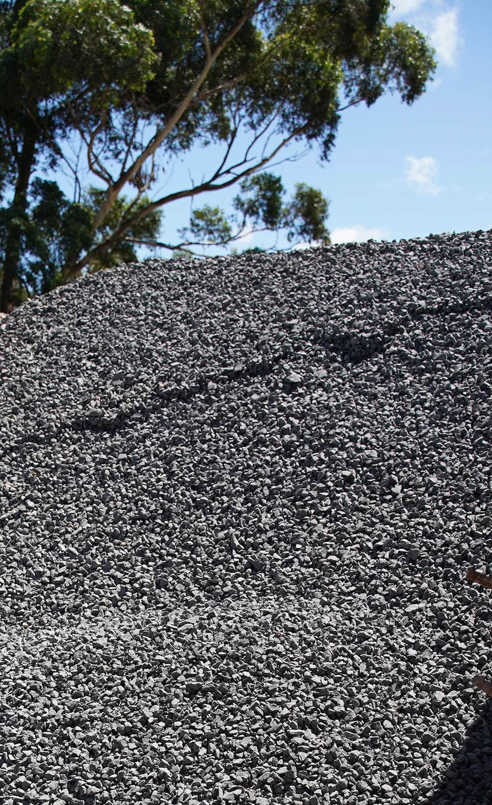 Blue Steel Rocks BLUE METAL 20MM TONNE — Ace Landscapes Supplies